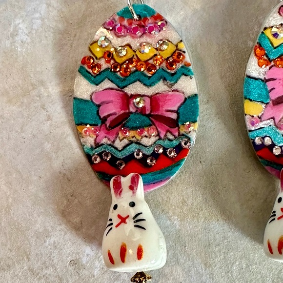 Handpainted w rhinestones Easter egg w ceramic bunny charm Sterling holiday OOAK - Picture 4 of 6